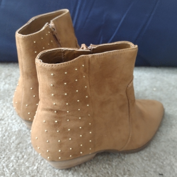 Guess Women's 8 booties zip up brown boots NWOT - Picture 6 of 8